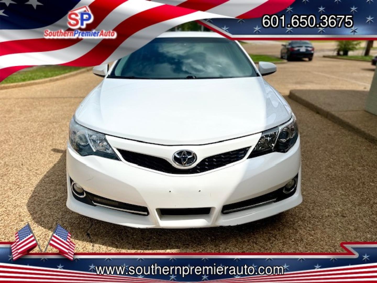 2013 WHITE TOYOTA CAMRY SE; LE; XLE (4T1BF1FKXDU) , located at 922 W. Beacon St., Philadelphia, MS, 39350, (601) 650-3675, 32.770447, -89.127151 - Photo#1